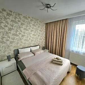 Z Ogrodem, Przy Plazy W Gdansku Gdańsk